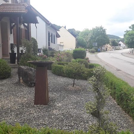 Ferienwohnung Goettert - Haus Erika Beckingen Luaran gambar
